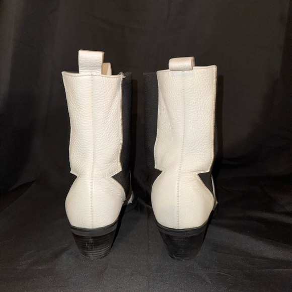 Stylish White and Black leather Women's Boots - Picture 10 of 11